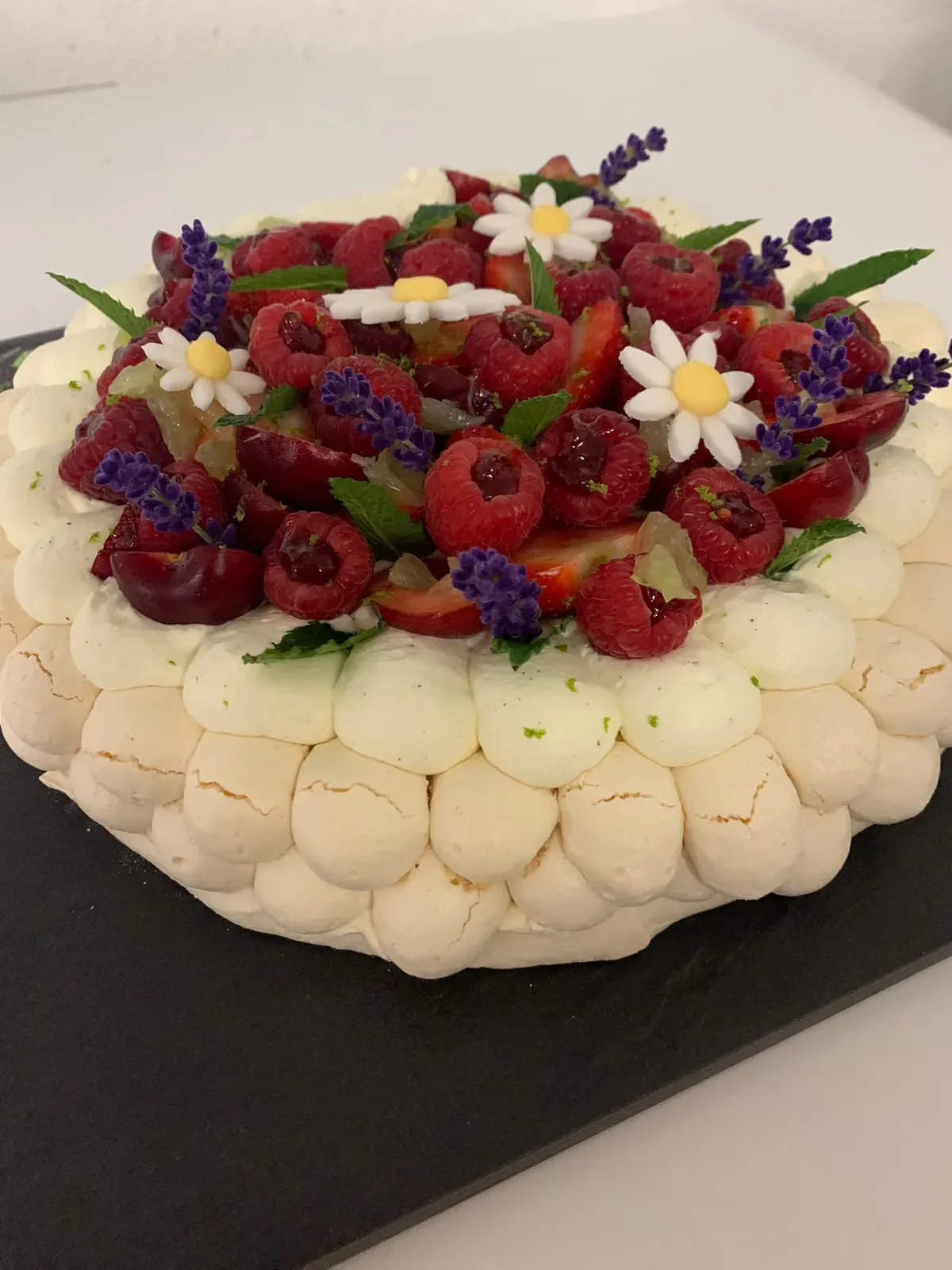 Pavlova aux fruits rouges