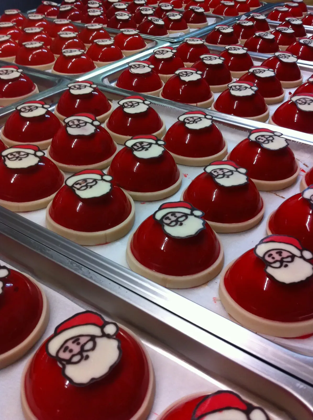 Dômes rouges de Noël
